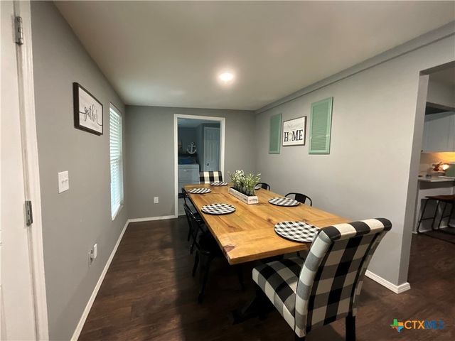 1210 N Milam Street, Seguin, TX 78155