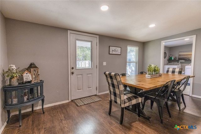 1210 N Milam Street, Seguin, TX 78155