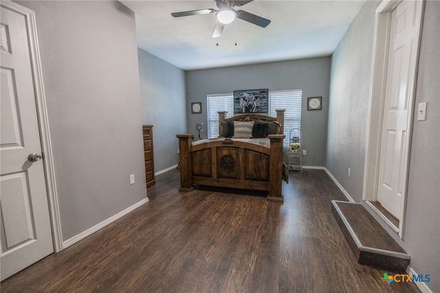 1210 N Milam Street, Seguin, TX 78155