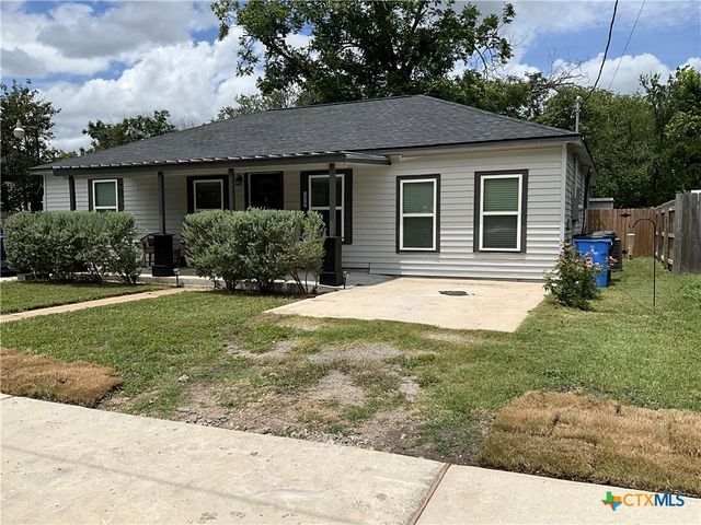1210 N Milam Street, Seguin, TX 78155