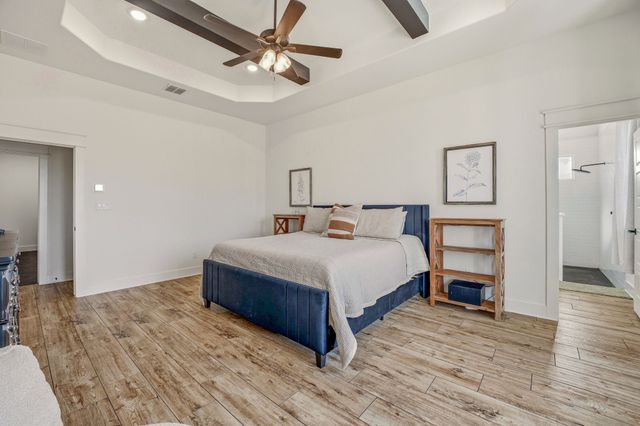 435 Creekside Court, Weatherford, TX 76087