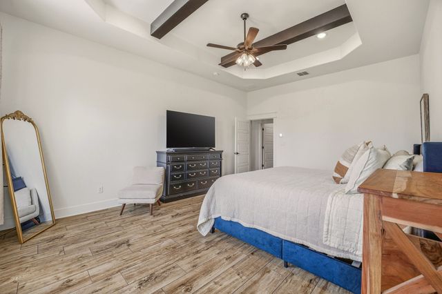 435 Creekside Court, Weatherford, TX 76087