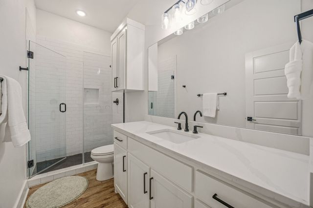 435 Creekside Court, Weatherford, TX 76087