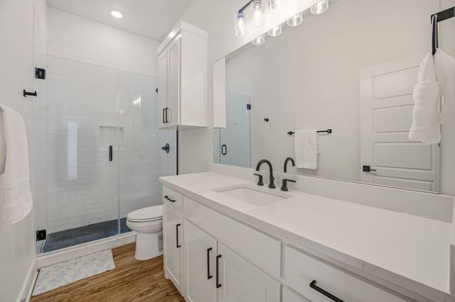 435 Creekside Court, Weatherford, TX 76087