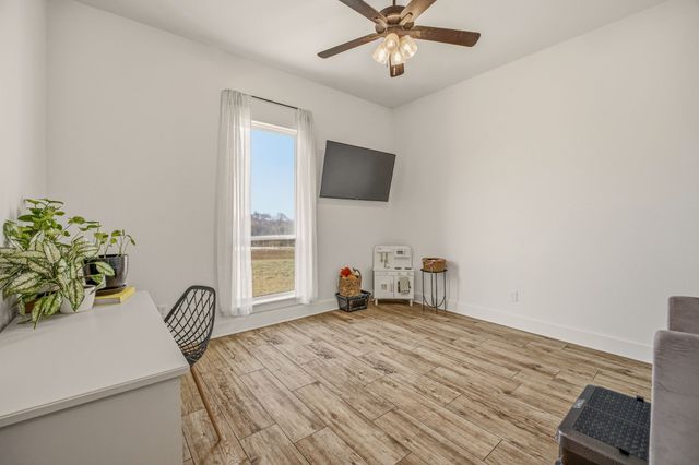 435 Creekside Court, Weatherford, TX 76087