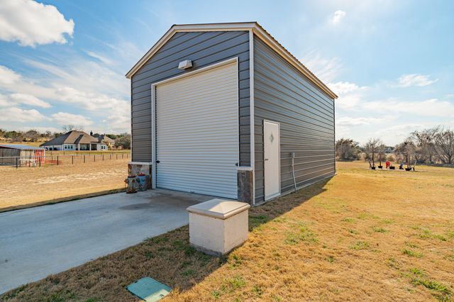 435 Creekside Court, Weatherford, TX 76087