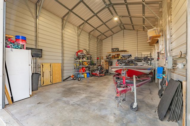 435 Creekside Court, Weatherford, TX 76087