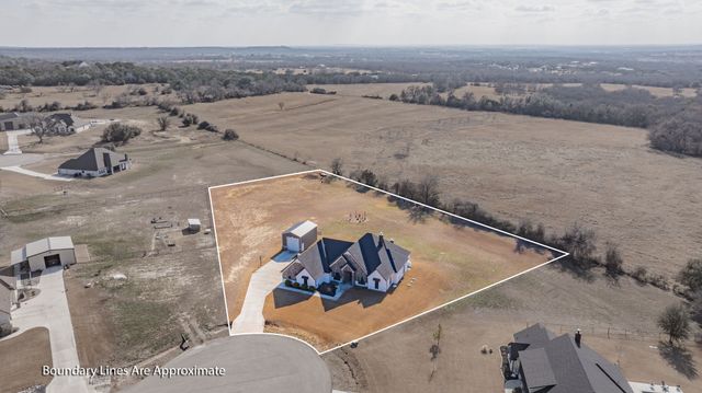 435 Creekside Court, Weatherford, TX 76087