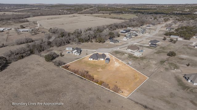 435 Creekside Court, Weatherford, TX 76087