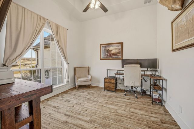 435 Creekside Court, Weatherford, TX 76087