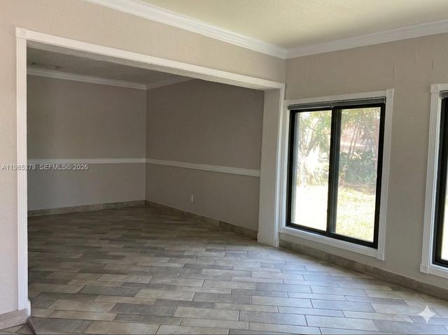 633 NE 2nd St, Dania Beach, FL 33004