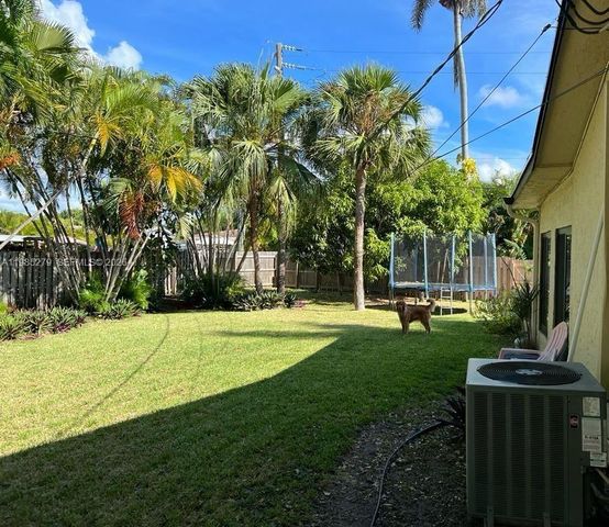 633 NE 2nd St, Dania Beach, FL 33004