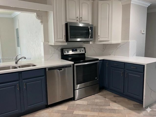 633 NE 2nd St, Dania Beach, FL 33004