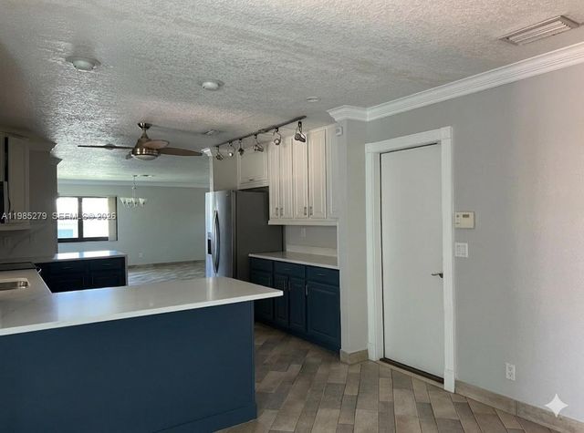 633 NE 2nd St, Dania Beach, FL 33004