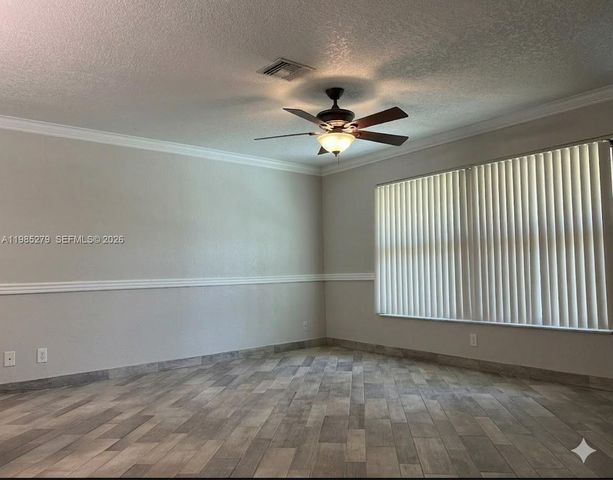 633 NE 2nd St, Dania Beach, FL 33004