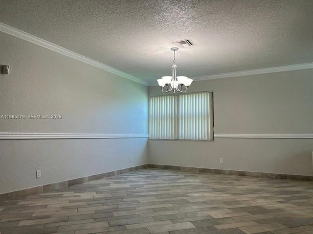 633 NE 2nd St, Dania Beach, FL 33004