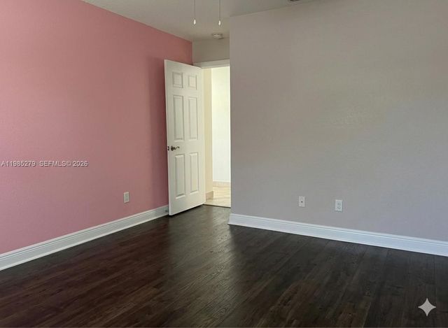 633 NE 2nd St, Dania Beach, FL 33004