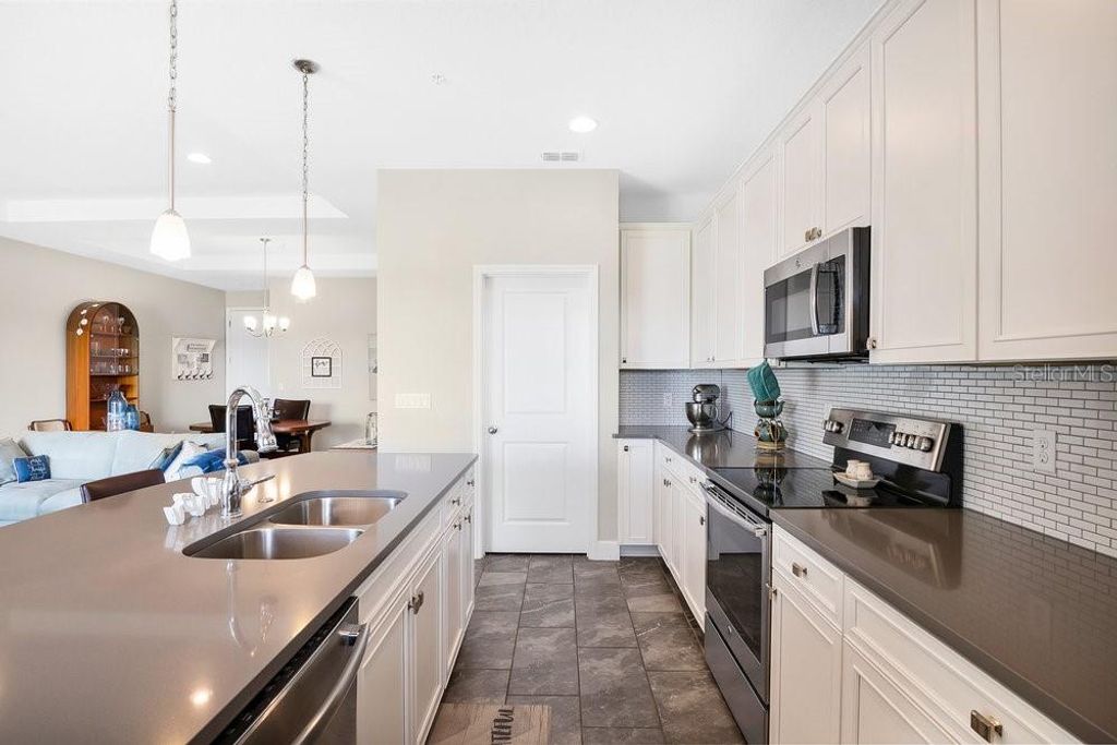 Image 12 of property listing at 593 LAKE WILDMERE COVE, Longwood, FL 32750