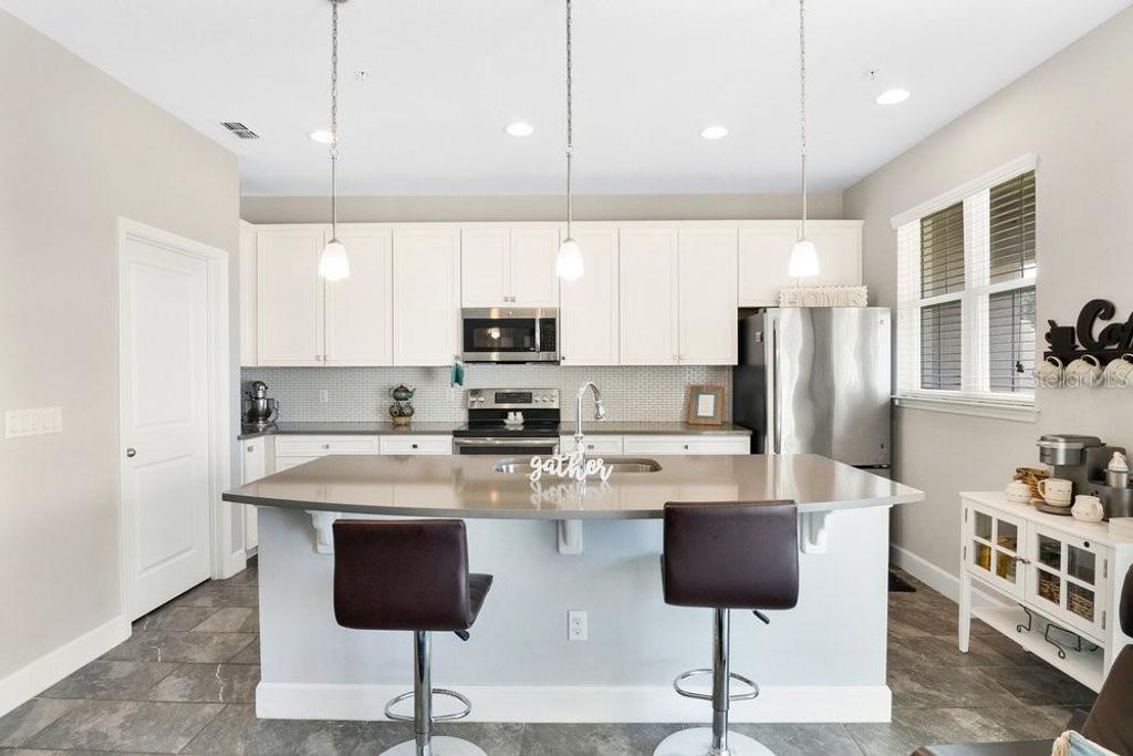 Image 9 of property listing at 593 LAKE WILDMERE COVE, Longwood, FL 32750