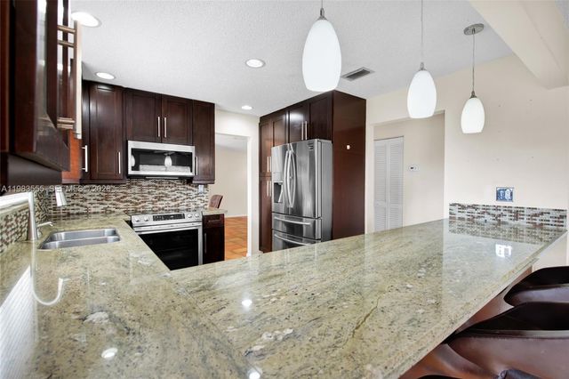 5757 SW 113th Ave, Cooper City, FL 33330