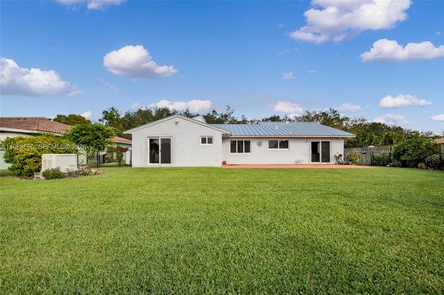 5757 SW 113th Ave, Cooper City, FL 33330