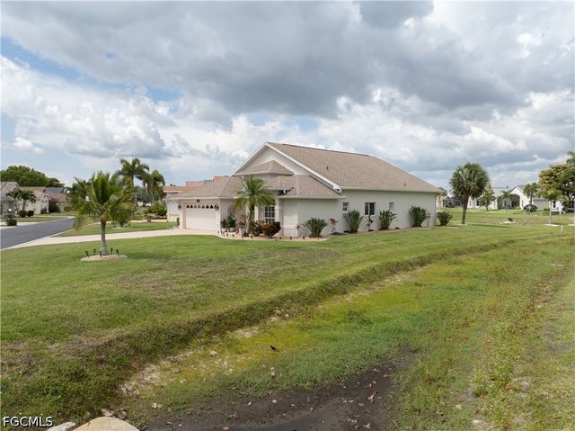 3519 Sabal Springs BLVD, North Fort Myers, FL 33917
