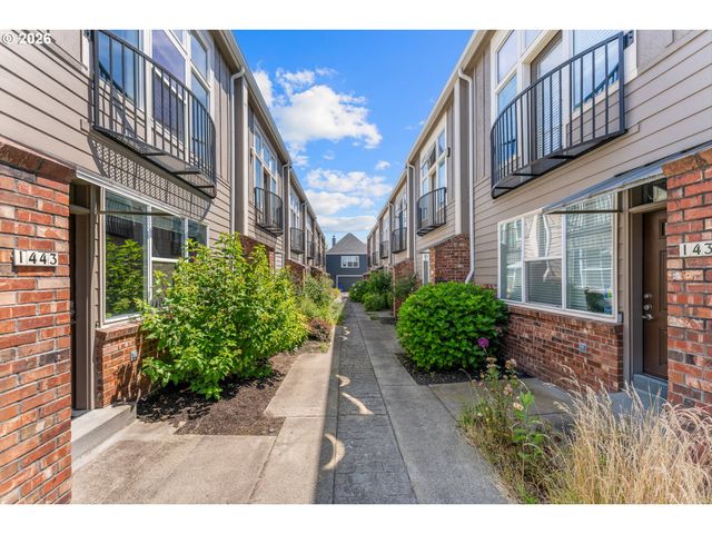 1443 Ne VILLAGE St, Fairview, OR 97024