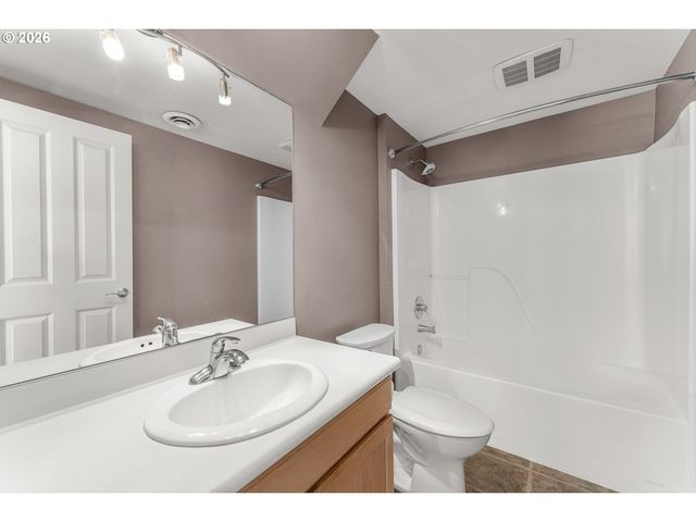 1443 Ne VILLAGE St, Fairview, OR 97024
