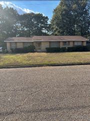 516 E Moye Drive, Montgomery, AL 36109