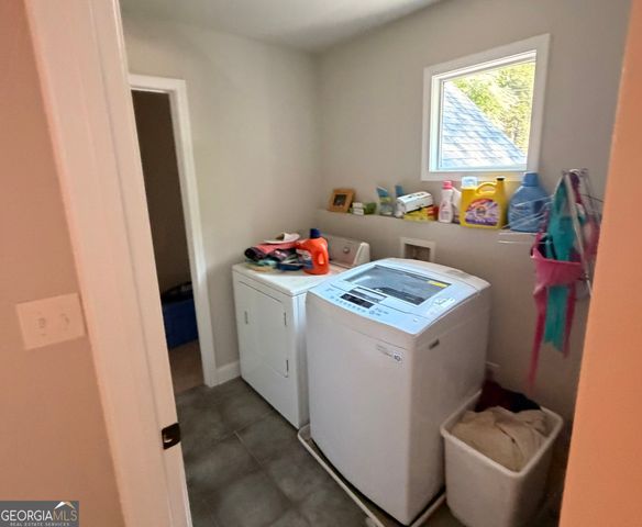 8515 Lynn Drive, Gainesville, GA 30506