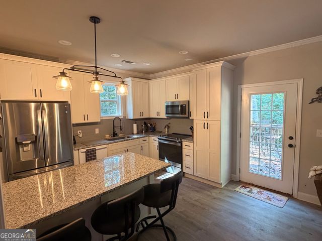 8515 Lynn Drive, Gainesville, GA 30506