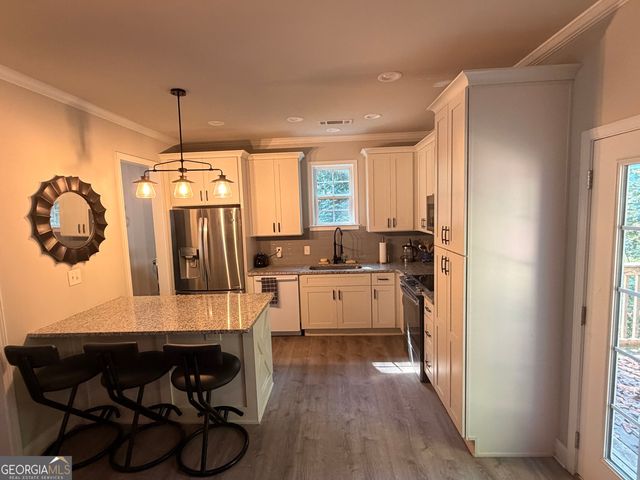 8515 Lynn Drive, Gainesville, GA 30506