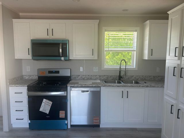 39 Pineland Park Road, Milton, NH 03851