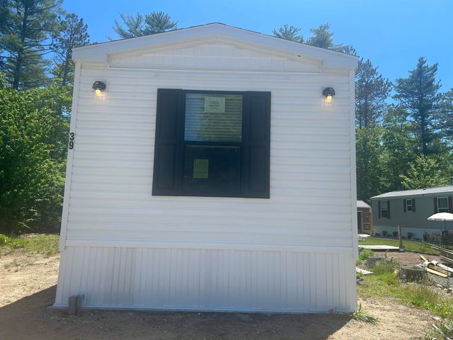 39 Pineland Park Road, Milton, NH 03851