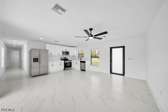 4985 Fairway Ct, Lehigh Acres, FL 33971