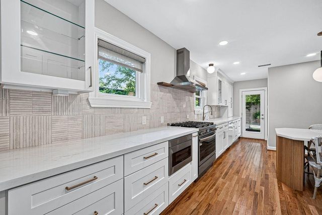1706 W Main Street, Houston, TX 77098