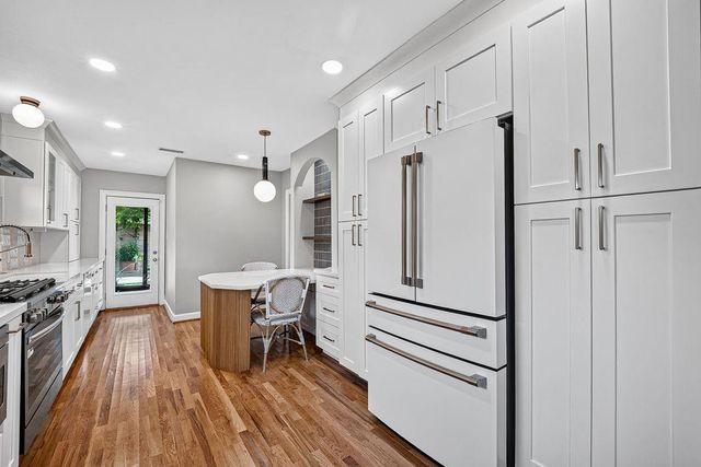 1706 W Main Street, Houston, TX 77098
