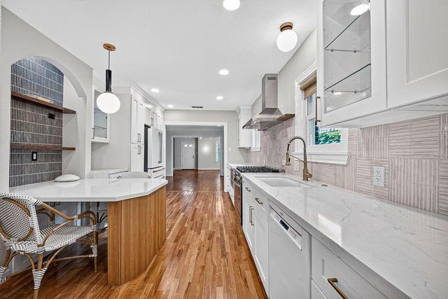 1706 W Main Street, Houston, TX 77098