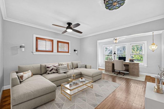 1706 W Main Street, Houston, TX 77098