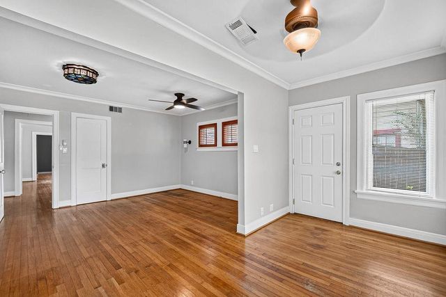 1706 W Main Street, Houston, TX 77098