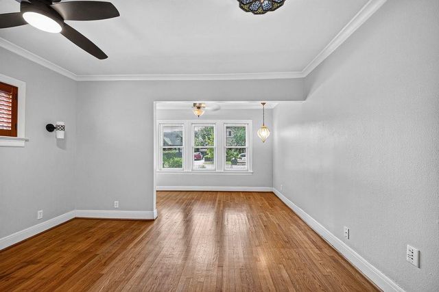 1706 W Main Street, Houston, TX 77098