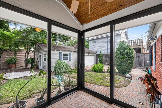 1706 W Main Street, Houston, TX 77098