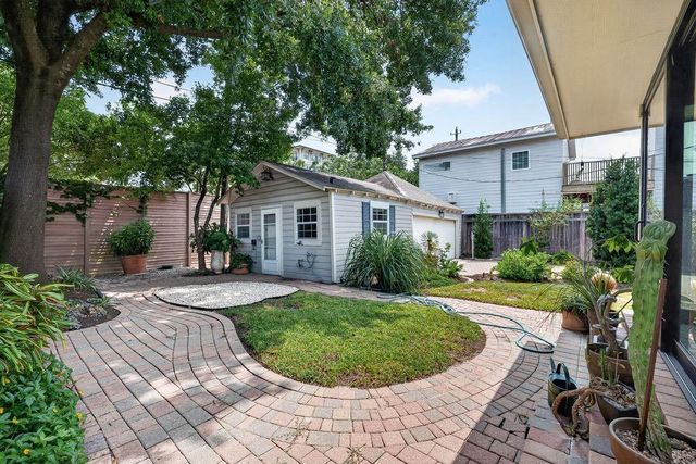 1706 W Main Street, Houston, TX 77098