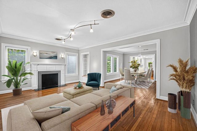 1706 W Main Street, Houston, TX 77098