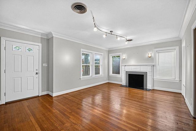 1706 W Main Street, Houston, TX 77098