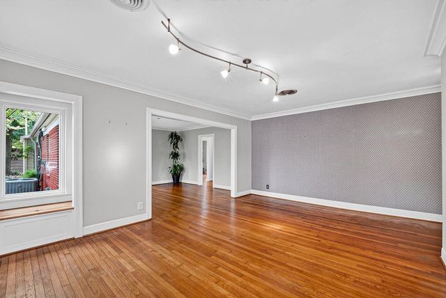 1706 W Main Street, Houston, TX 77098