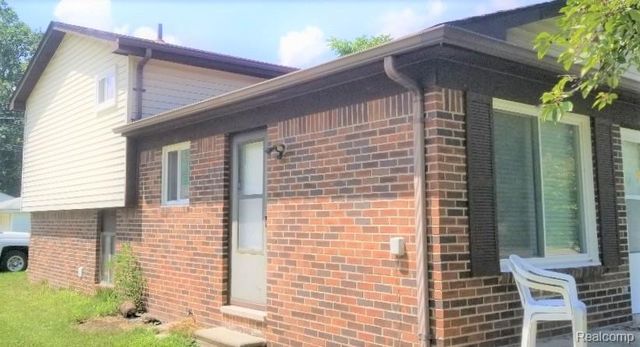 27701 Lorenz Street, Madison Heights, MI 48071