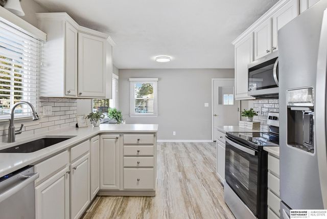 1010 Bellevue Boulevard S, Bellevue, NE 68005