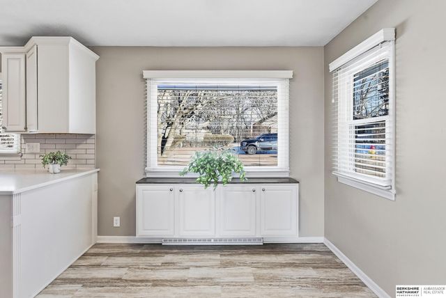 1010 Bellevue Boulevard S, Bellevue, NE 68005