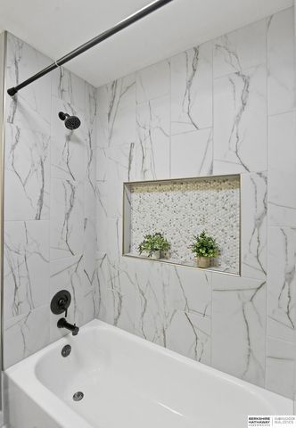 1010 Bellevue Boulevard S, Bellevue, NE 68005